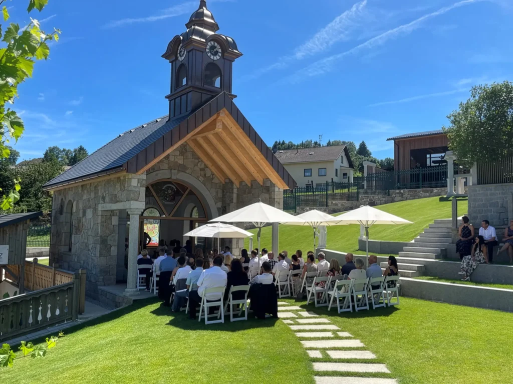 Heiraten in der Kapelle im Rosengarten beim Schmankerlwirt in Vorderweißenbach im Mühlviertel