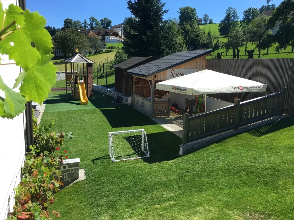 Großzügiger Spielplatz beim Schmankerlwirt in Vorderweißenbach im Mühlviertel