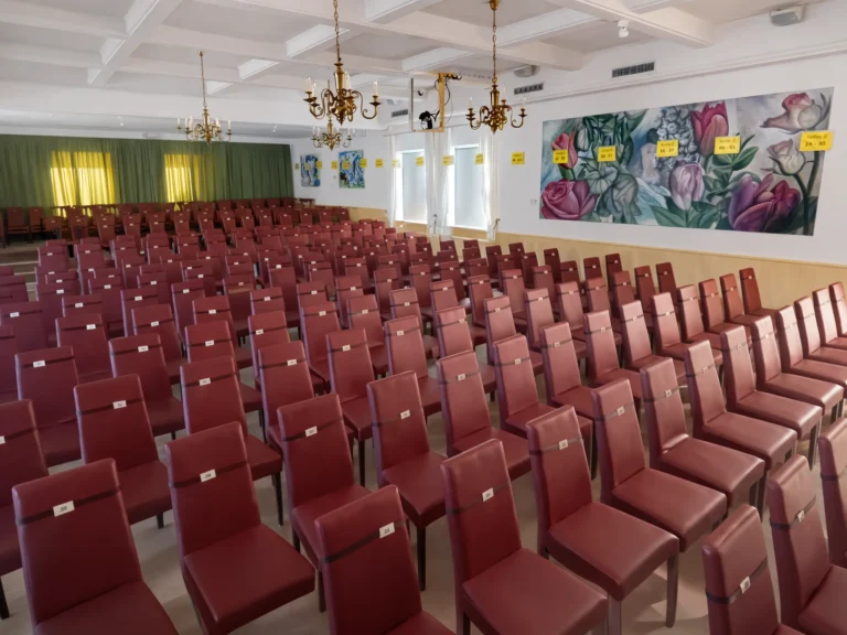 Bestuhlung im Festsaal beim Schmankerlwirt in Vorderweißenbach im Mühlviertel