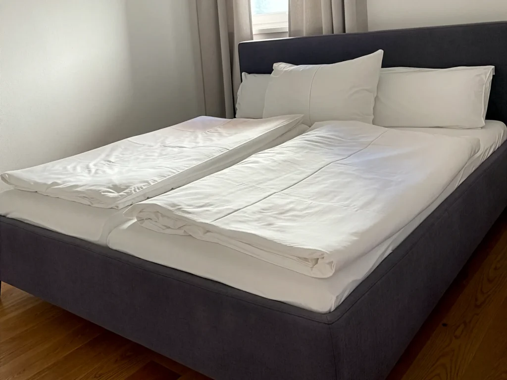 Rosensuite Schlafzimmer im Schmankerlwirt in Vorderweißenbach im Mühlviertel